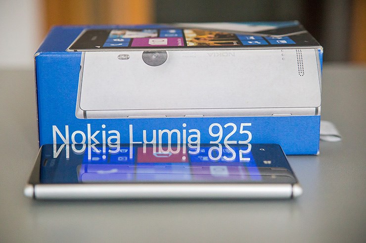 Nokia Lumia 925 (3).jpg
